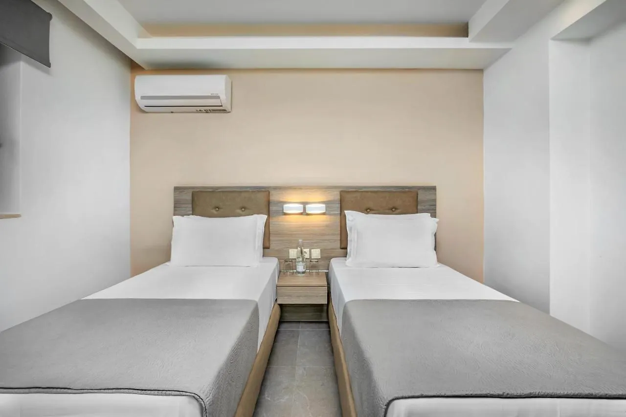 Newstory Suites Possidi Hotel de apartamente